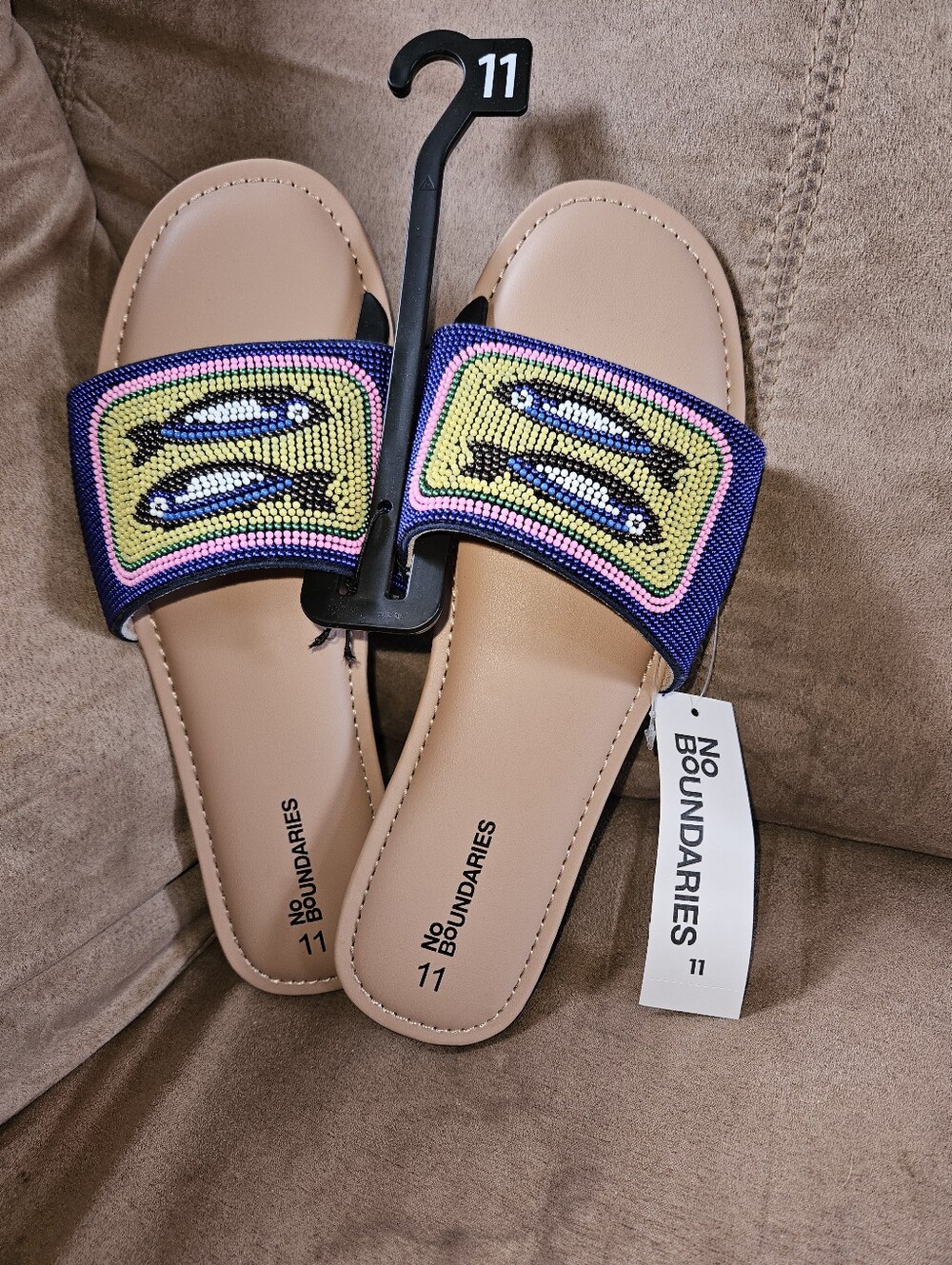 NWT No Boundaries Sz 11 Slide Sandals w/ Beaded Fish Strap